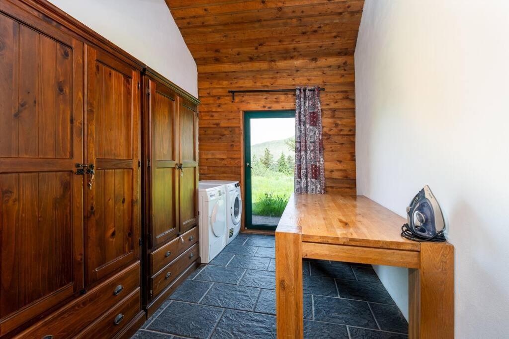 Heather Lodge With Sea And Mountain Views Leenaun Zewnętrze zdjęcie
